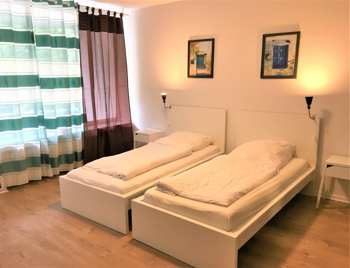 Ferienwohnung Neuss Esterno foto